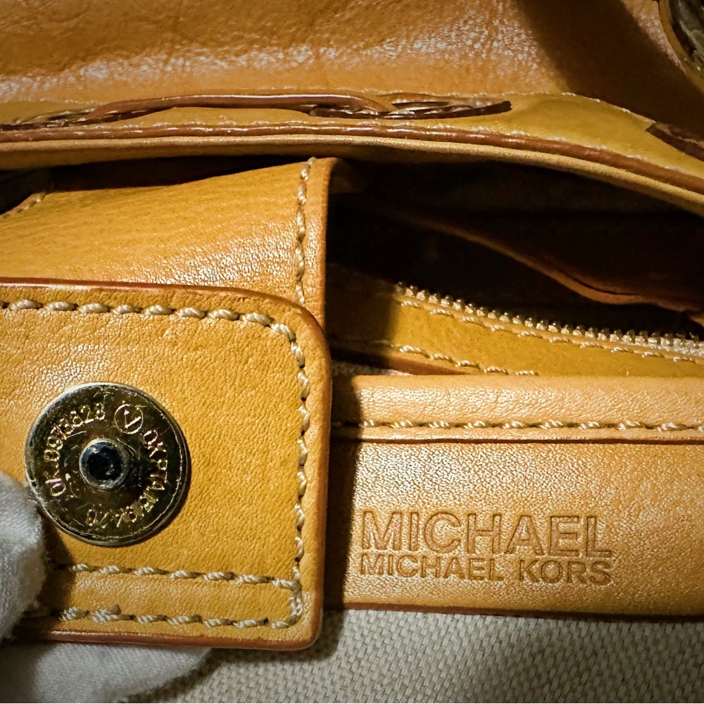 Vintage 90s Y2K Michael Kors Shoulder Bag  Gold soft Leather work and school bag - Picture 6 of 17